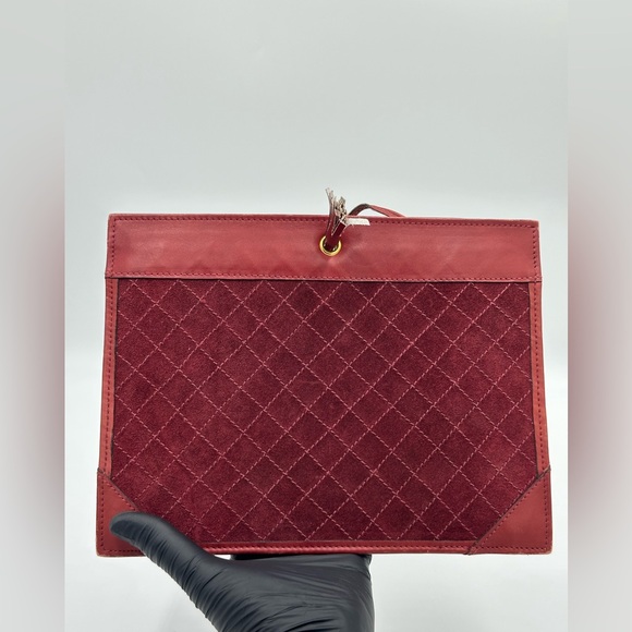 Vintage Yves Saint Laurent
Burgundy Leather and Suede Clutch - Picture 12 of 14